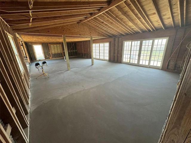 2520 Hwy 304, Smithville, TX 78957