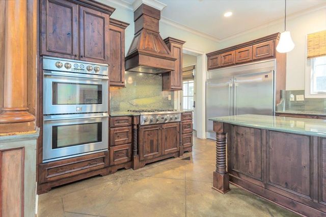 6800 OLD BRIDGE LN, Germantown, TN 38138