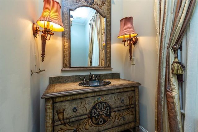 6800 OLD BRIDGE LN, Germantown, TN 38138