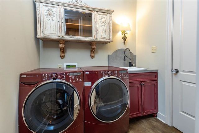 6800 OLD BRIDGE LN, Germantown, TN 38138