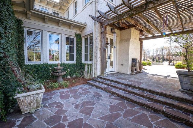 6800 OLD BRIDGE LN, Germantown, TN 38138