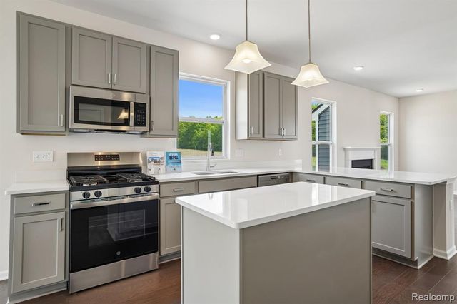27109 Gallop Way, Saline, MI 48176