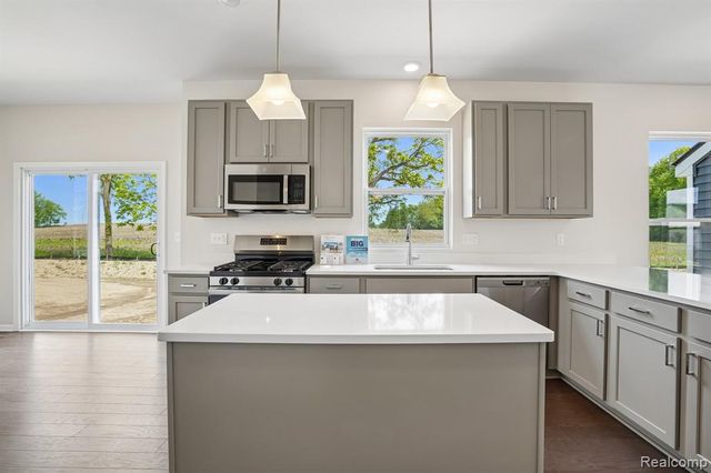 27109 Gallop Way, Saline, MI 48176