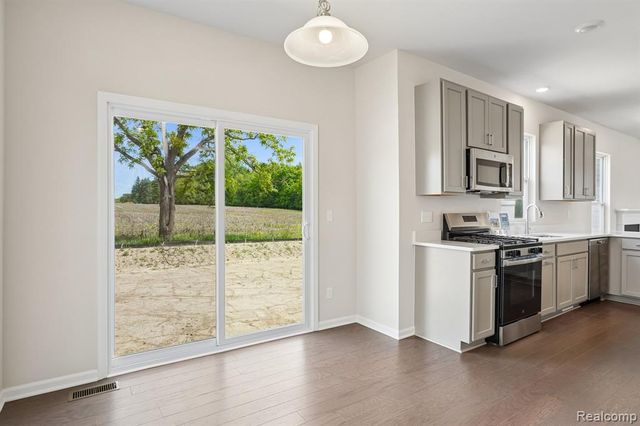 27109 Gallop Way, Saline, MI 48176