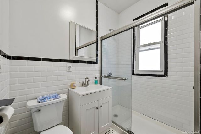 2976 Lawton Avenue, Bronx, NY 10465