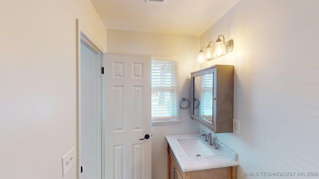 1521 E 60th Street, Tulsa, OK 74105