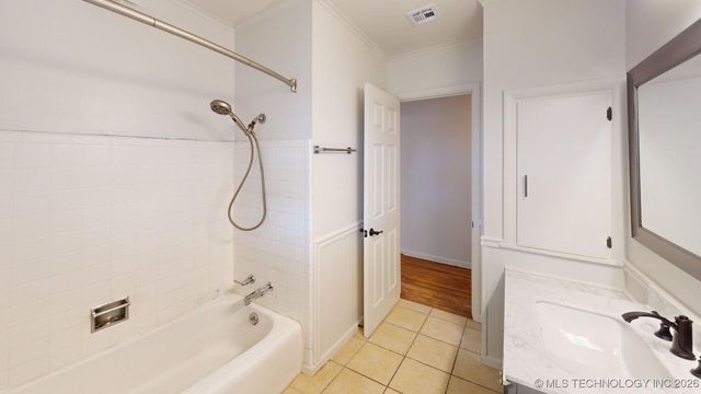 1521 E 60th Street, Tulsa, OK 74105