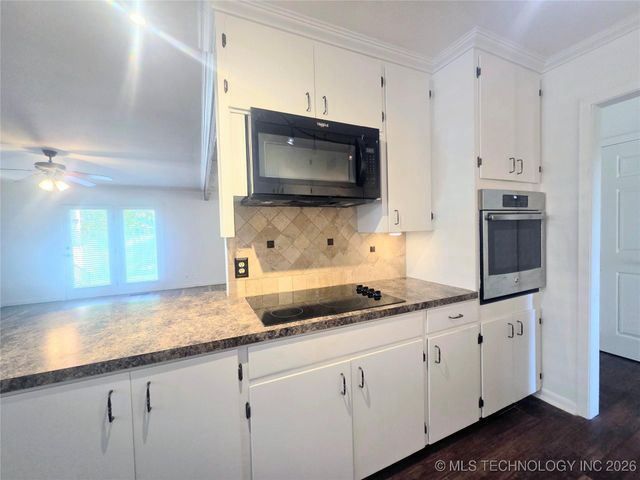 1521 E 60th Street, Tulsa, OK 74105