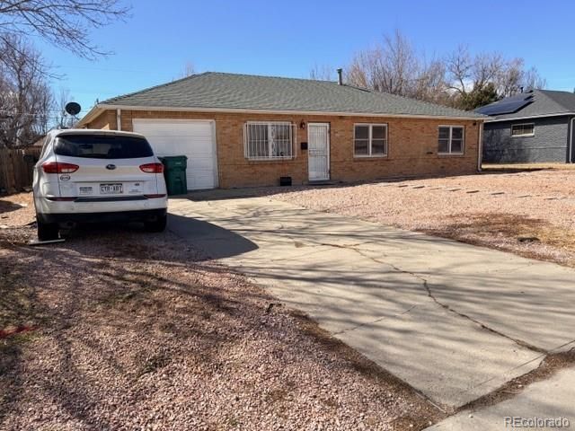 881 Tucson Street, Aurora, CO 80011