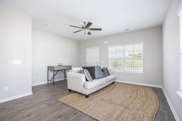 326 Kristen Ct, Columbia, TN 38401