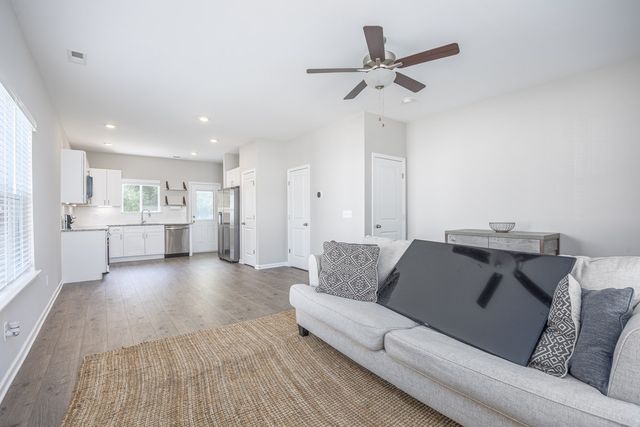 326 Kristen Ct, Columbia, TN 38401