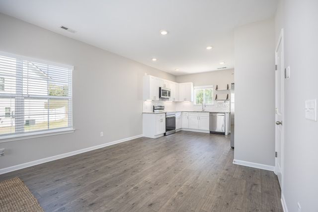 326 Kristen Ct, Columbia, TN 38401