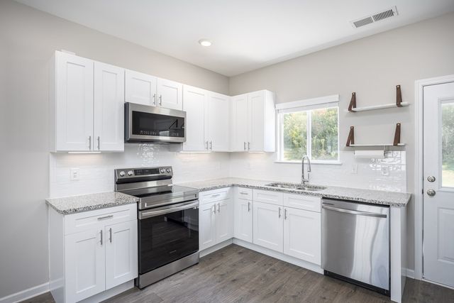 326 Kristen Ct, Columbia, TN 38401