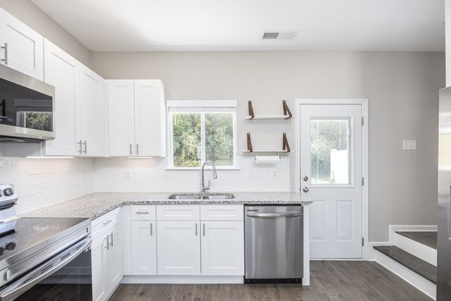 326 Kristen Ct, Columbia, TN 38401