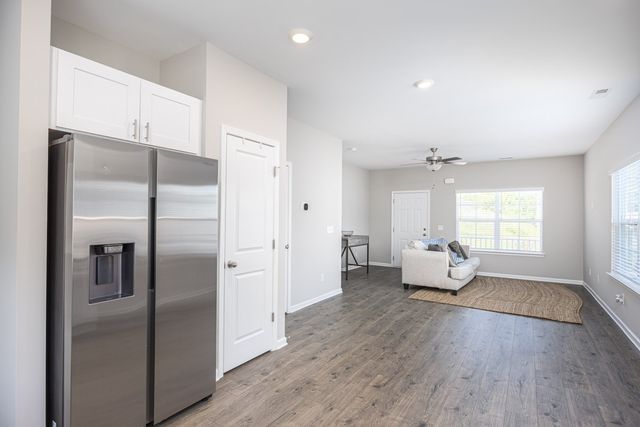 326 Kristen Ct, Columbia, TN 38401