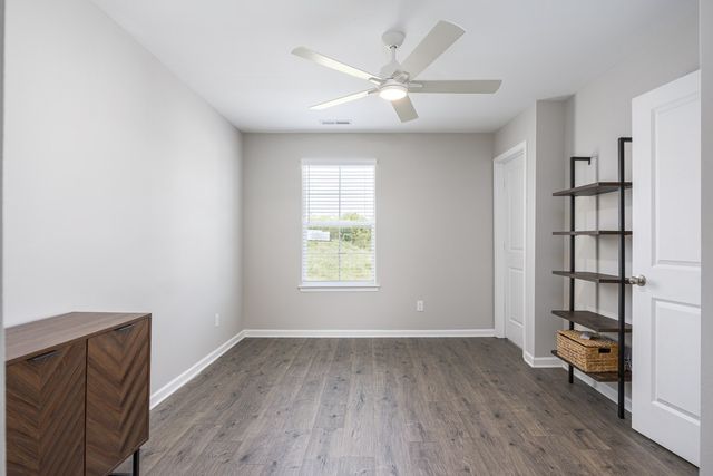 326 Kristen Ct, Columbia, TN 38401