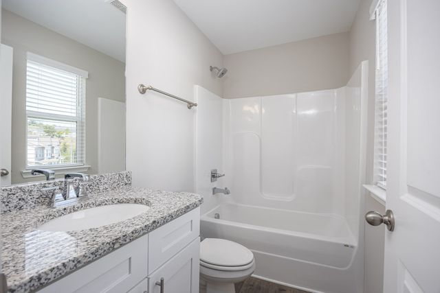 326 Kristen Ct, Columbia, TN 38401