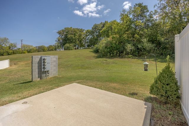 326 Kristen Ct, Columbia, TN 38401