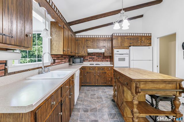69 Forest Road, Monroe, CT 06468