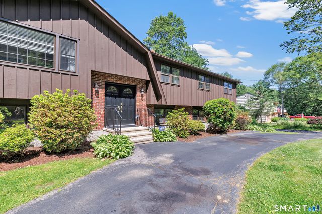 69 Forest Road, Monroe, CT 06468