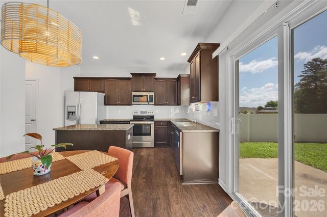 112 Kingsway Drive, Mooresville, NC 28115