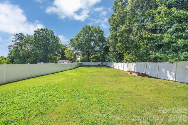 112 Kingsway Drive, Mooresville, NC 28115