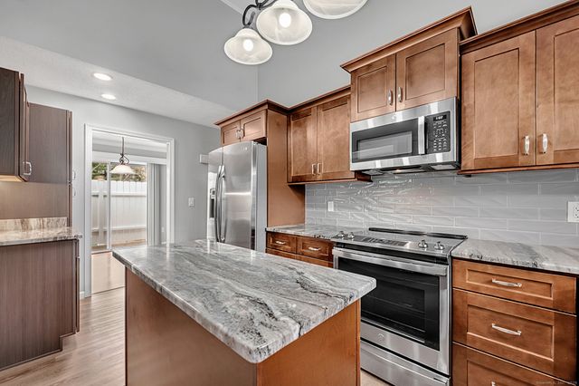 18 Roma Avenue, Waterbury, CT 06708