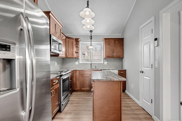 18 Roma Avenue, Waterbury, CT 06708