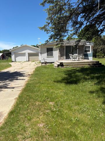 2841 Whites Bridge, Belding, MI 48809