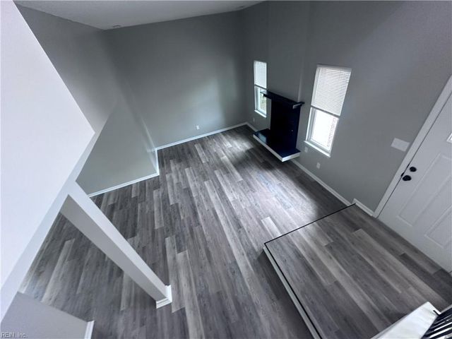 737 Longleaf LN, Newport News, VA 23608