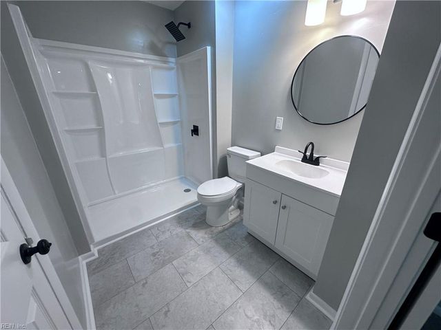 737 Longleaf LN, Newport News, VA 23608