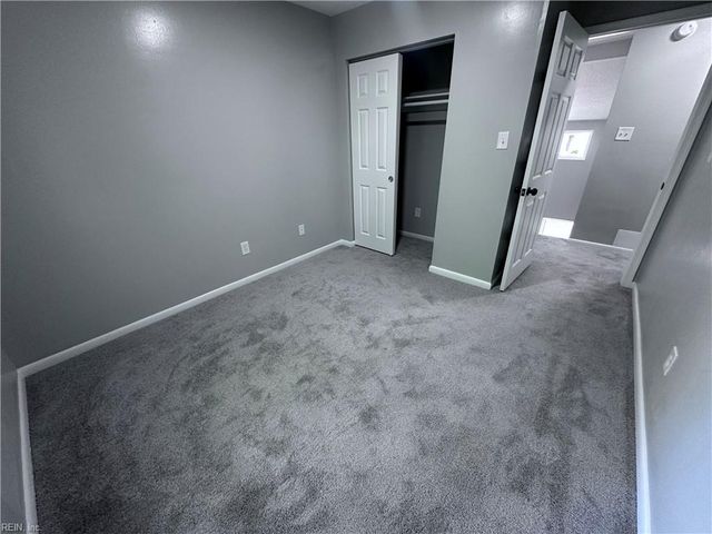 737 Longleaf LN, Newport News, VA 23608