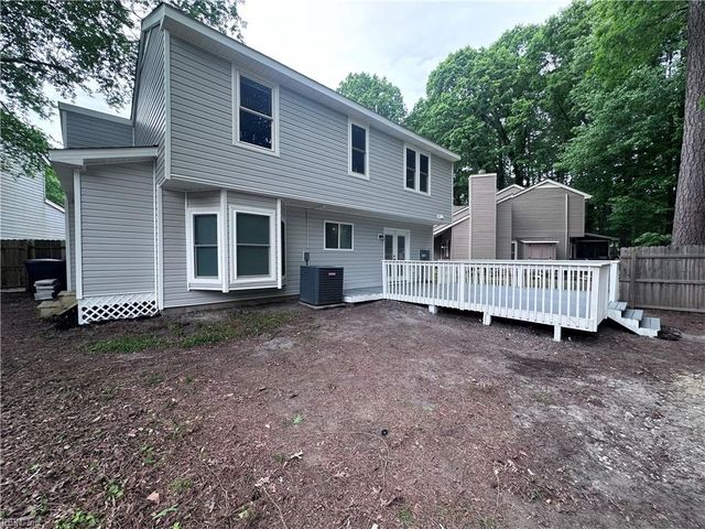 737 Longleaf LN, Newport News, VA 23608