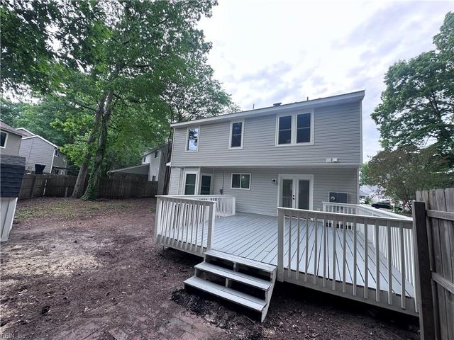 737 Longleaf LN, Newport News, VA 23608