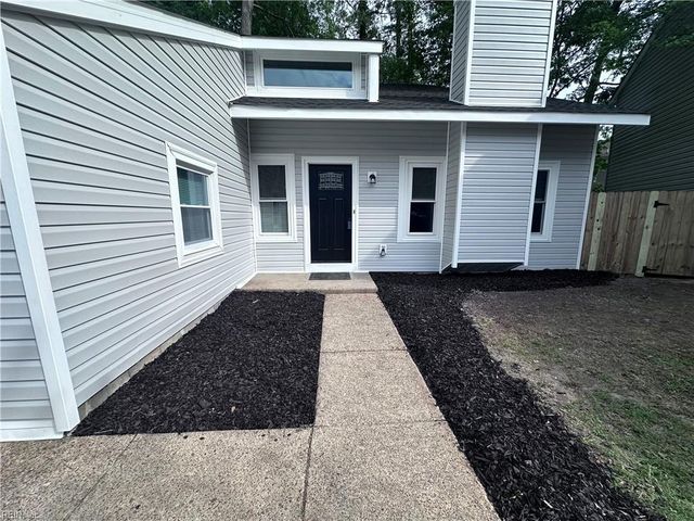 737 Longleaf LN, Newport News, VA 23608