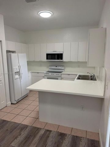 374 NE 27th Ave 203, Homestead, FL 33033