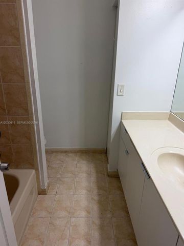 374 NE 27th Ave 203, Homestead, FL 33033