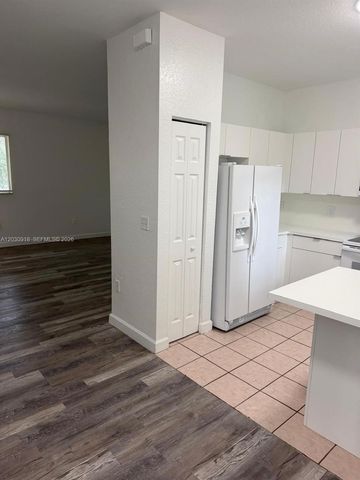 374 NE 27th Ave 203, Homestead, FL 33033