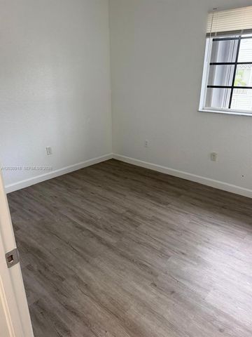 374 NE 27th Ave 203, Homestead, FL 33033