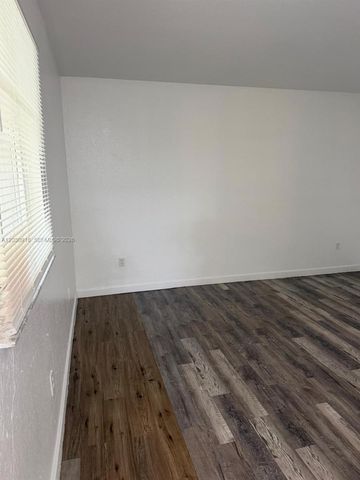 374 NE 27th Ave 203, Homestead, FL 33033