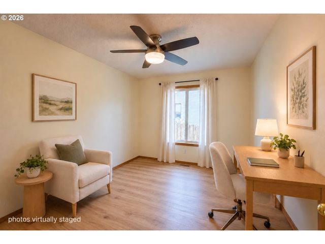 334 S 18TH St, St Helens, OR 97051
