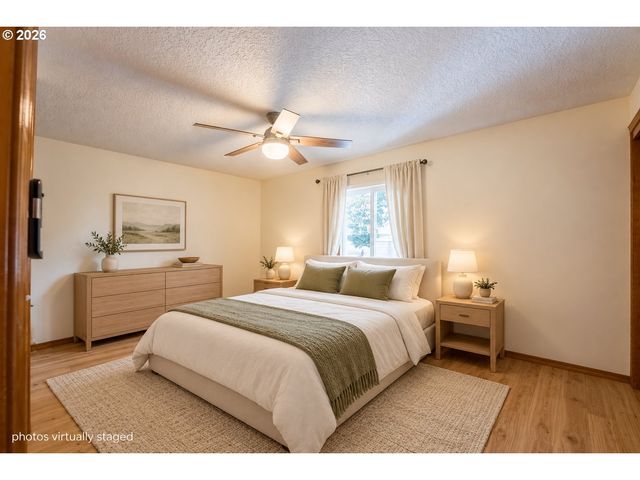 334 S 18TH St, St Helens, OR 97051