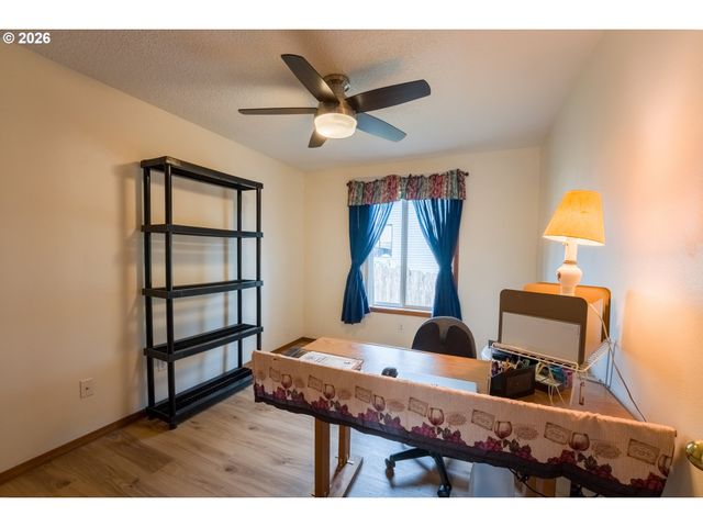334 S 18TH St, St Helens, OR 97051