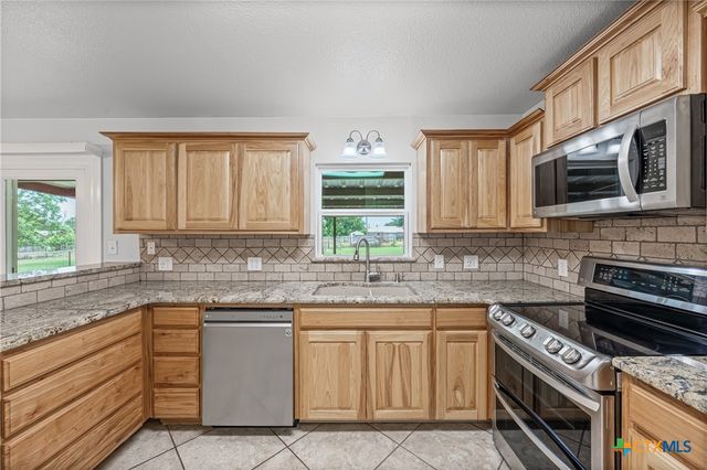 1401 LUKER Road, Belton, TX 76513