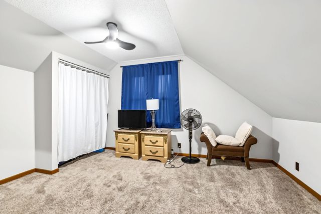 263 Cottage Avenue W, Saint Paul, MN 55117