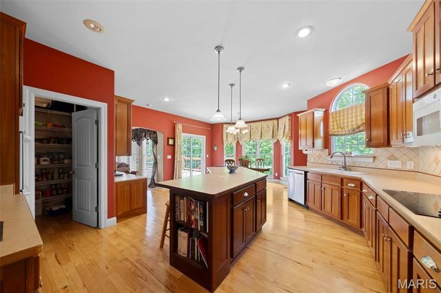 120 Champion Circle, Troy, MO 63379