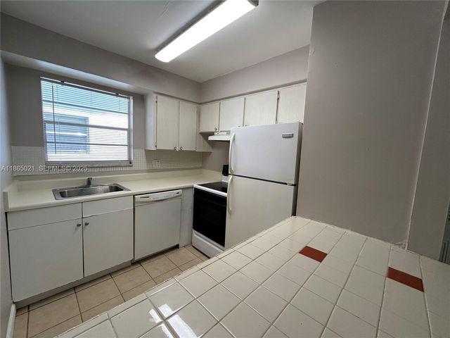 6505 Winfield Boulevard B-18, Margate, FL 33063