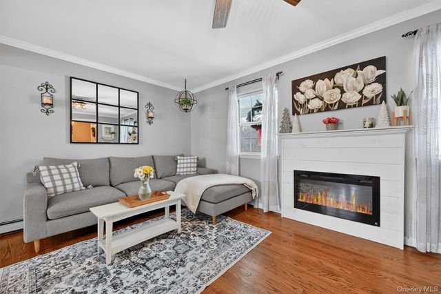 6 Wayne Drive, Middletown, NY 10940