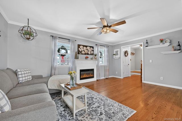 6 Wayne Drive, Middletown, NY 10940