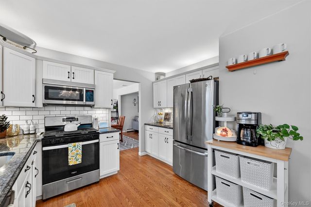 6 Wayne Drive, Middletown, NY 10940